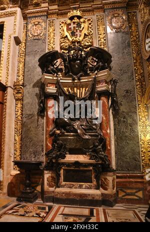 Valletta. Malta. St John's Co-Cathedral. Das Grabdenkmal des Großmeisters Marc`Antonio Zondadari. Stockfoto